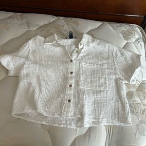 Women’s White Button-Up Shirt